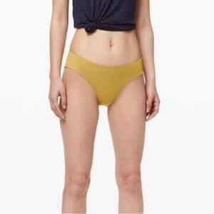 Lululemon clear waters mid rise bikini bottom ribbed size 8 EUC mustard